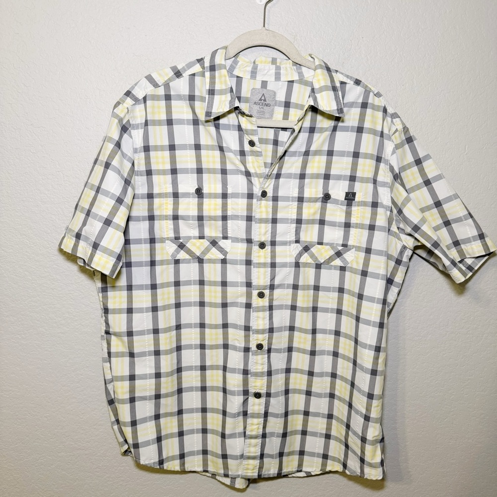 Ascend Mens Large Short Sleeve Plaid Button Up Hiking Shirt White Grey Yellow